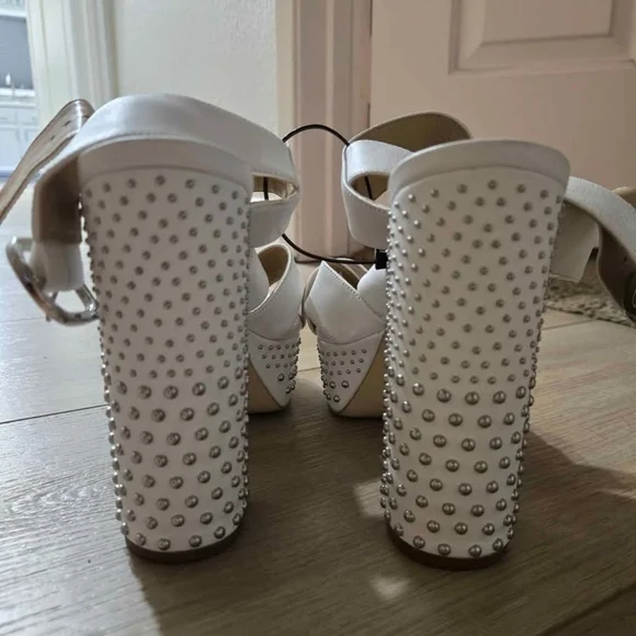 Michael Kors Cream Heels - Picture 2 of 4